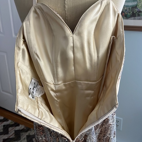 Cire A Division of Landa Prom Dress Satin and Sequin Gown size 4 - Picture 10 of 11